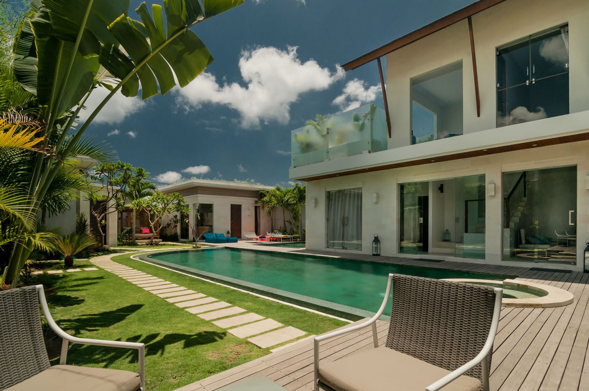 Luxury Belle & Cloud 9 *
